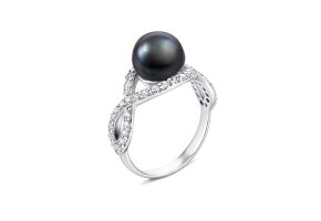Серебряное кольцо с жемчугом и фианитами (1772/9р-PBL)
