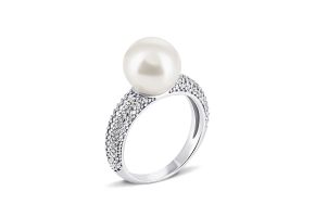 Серебряное кольцо с жемчугом и фианитами (812)