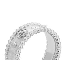 Серебряное кольцо с фианитами (SR37411): купить