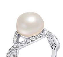 Серебряное кольцо с жемчугом и фианитами (1772/9р-PWT): купить