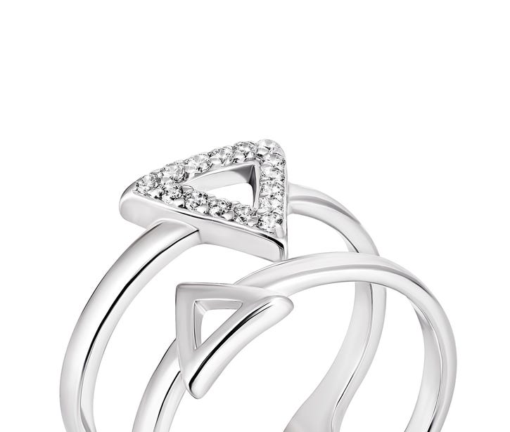 Серебряное кольцо с фианитами (10444): купить