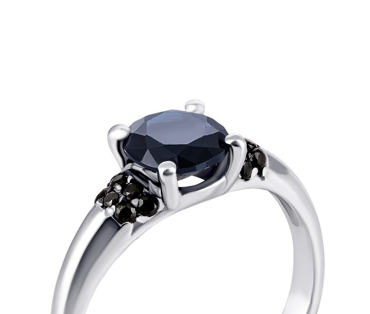 Серебряное кольцо с сапфиром и фианитами (1582ч/1р-NSPH): купить