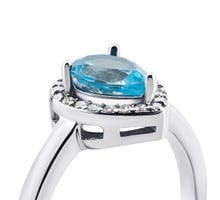 Серебряное кольцо с топазом swiss и фианитами (Тд0049/топsw-R): купить