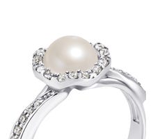 Серебряное кольцо с жемчугом и фианитами (1777/9р-PWT): купить
